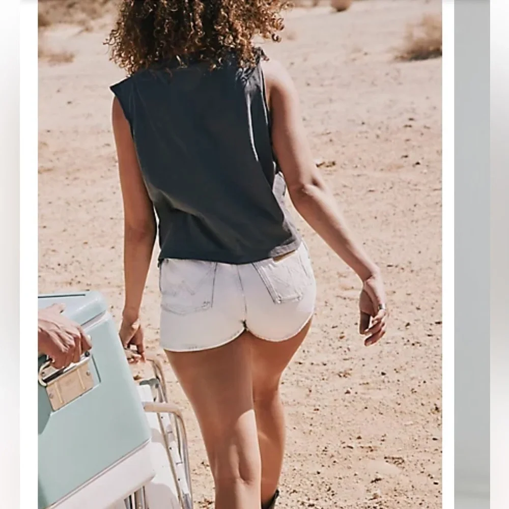 WOMEN'S WRANGLER® FESTIVAL SHORT IN STORM size 32 NWT